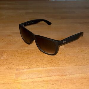 Ray-Ban sunglasses made in Italy with box